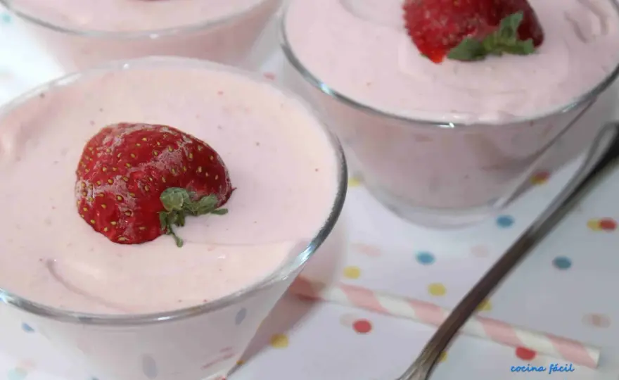 Espuma de fresas Thermomix - El postre perfecto sin que se baje