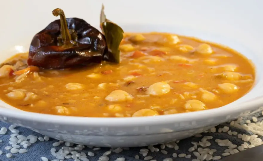 Garbanzos con arroz - El plato completo que siempre sale bien