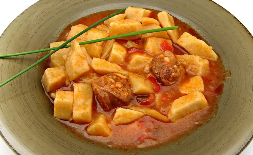 Patatas a la riojana perfectas - Trucos para una salsa 10