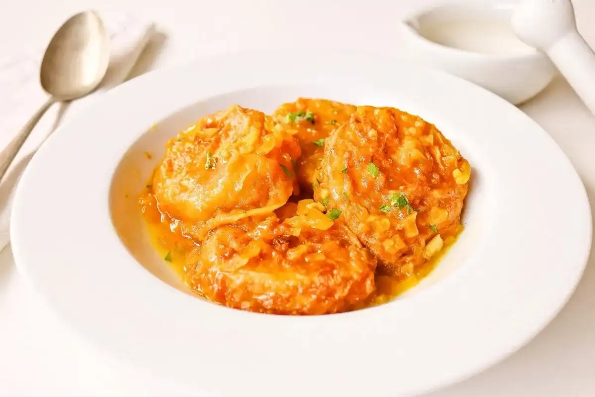 Patatas a la importancia con salsa ligada y rebozado jugoso