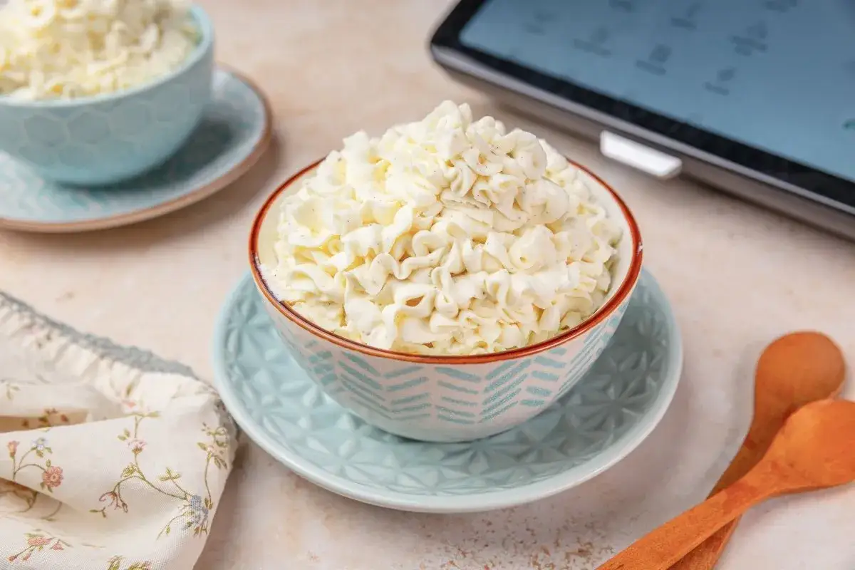 Nata montada perfecta, lista para disfrutar. ¡Así de fácil es montar nata con Thermomix!